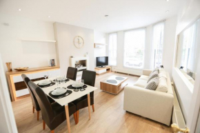 Stylish 1 bed apartment in town centre